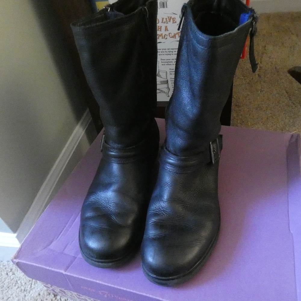 Clarks Kids Moto Boots size 4.5